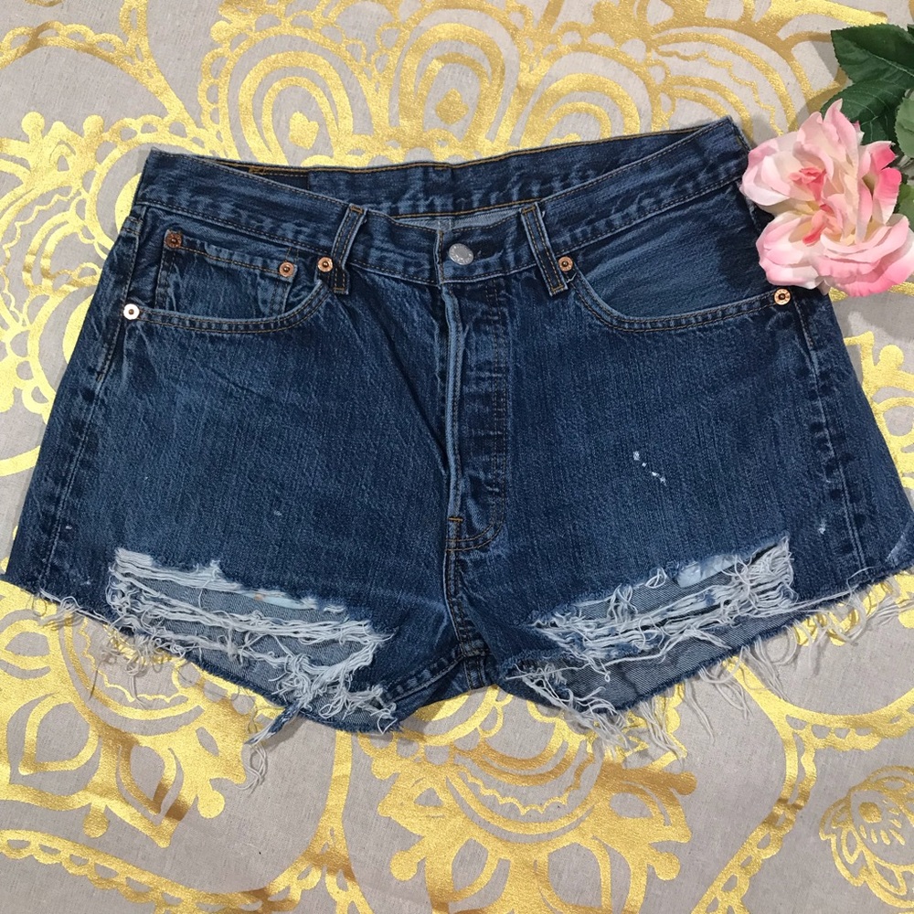 Levis Strauss distressed Shorts Sz 33/32 (Z28)